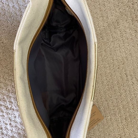 CANVAS / GOLD MAKE UP  / TRAVEL  POUCH  ***NWT*** - Picture 2 of 3